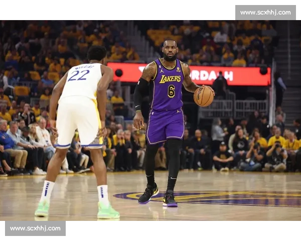 湖人对决勇士经典碰撞赛场瞬间点燃篮球球迷热血记忆巅峰时代篇章